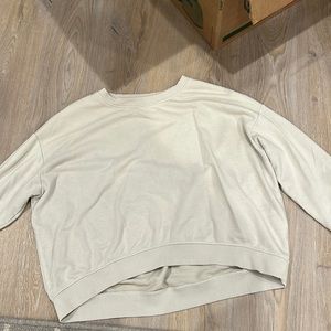 Cream Medium pullover!